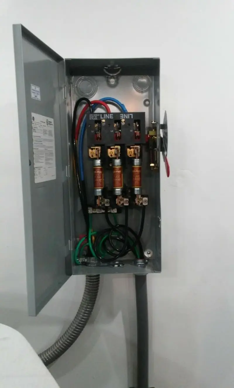 Three-phase disconnect switch installed for Electrical Wiring & Rewiring in Dinuba